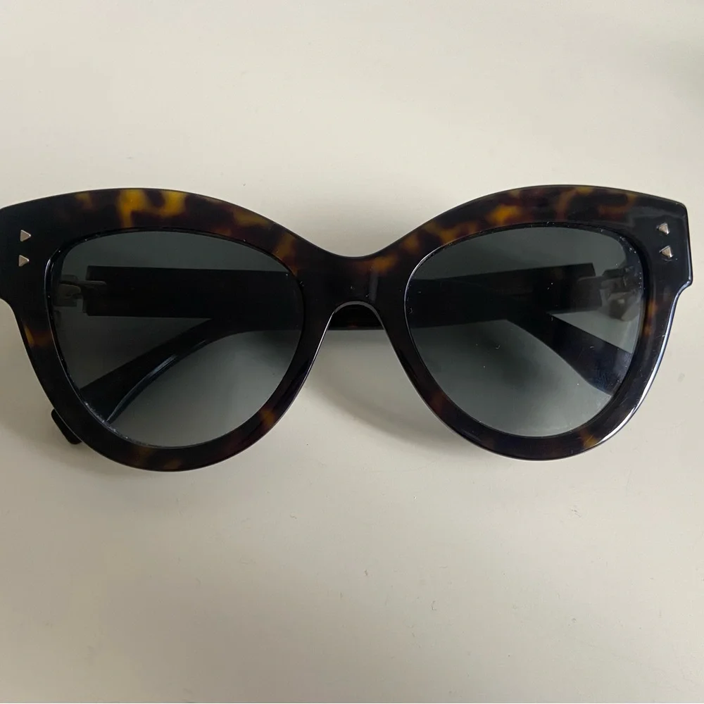 Fendi Brown Tortoise Sunglasses - Picture 3 of 8